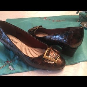 NWOT Copper Heels by Easy Street.